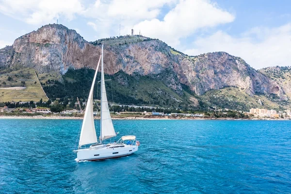 Dufour 390 Grand Large - Boatscribe.com