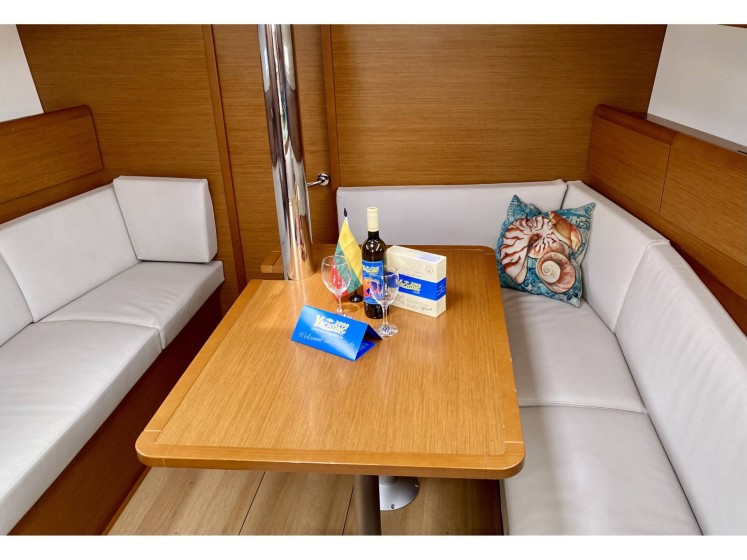 Sun Odyssey 389 - Boatscribe.com