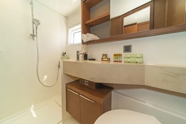 Lagoon 46 - Boatscribe.com