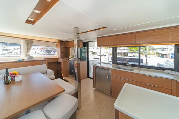 Lagoon 46 - Boatscribe.com