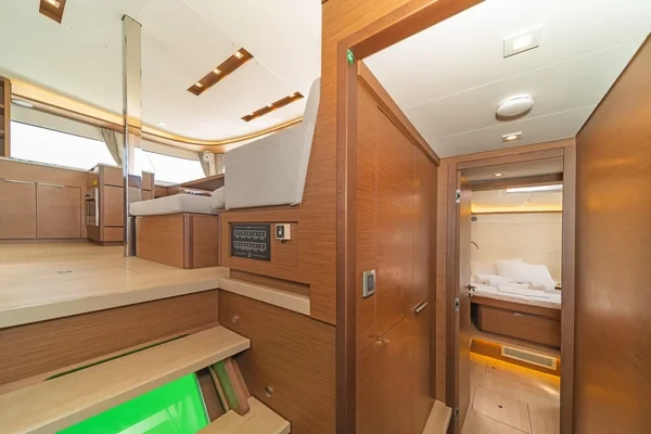 Lagoon 46 - Boatscribe.com