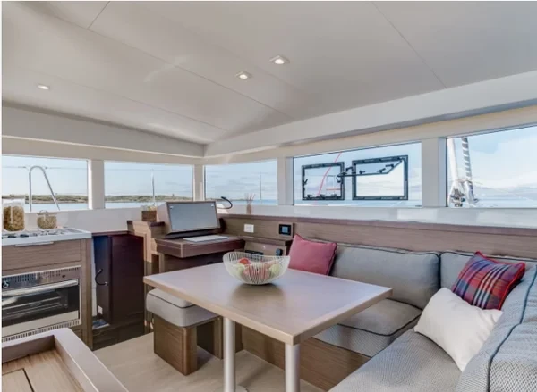 Lagoon 40 - Boatscribe.com