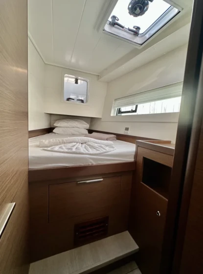 Lagoon 40 - Boatscribe.com