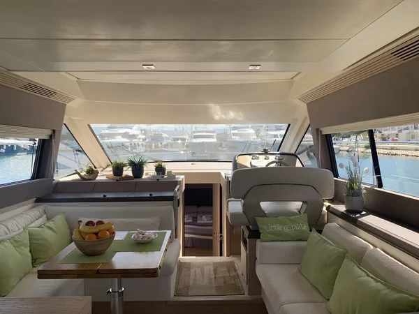 Monte Carlo 5 - Boatscribe.com