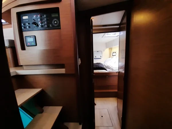 Lagoon 42 - Boatscribe.com