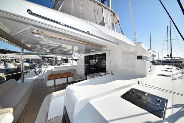 Lagoon 50 - Boatscribe.com