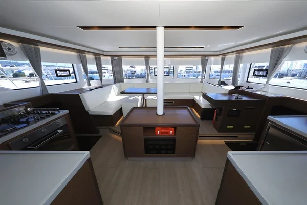 Lagoon 50 - Boatscribe.com