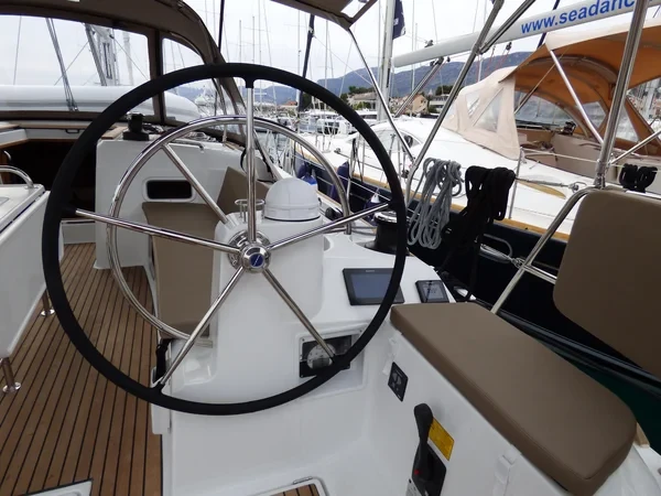 Sun Odyssey 519 - Boatscribe.com