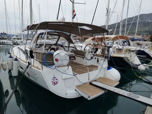 Sun Odyssey 519 - Boatscribe.com