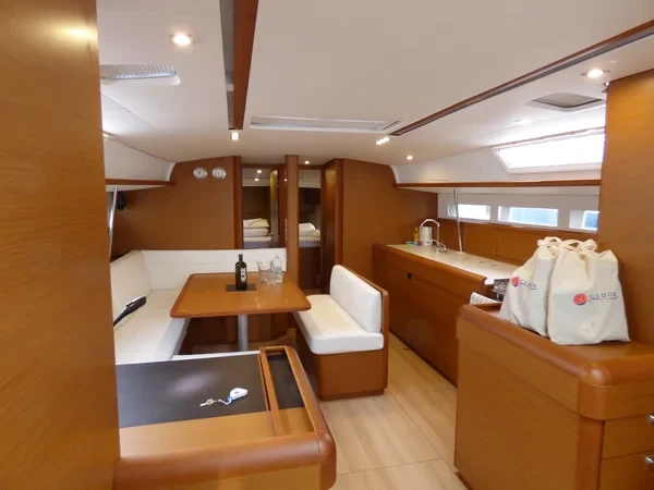 Sun Odyssey 519 - Boatscribe.com