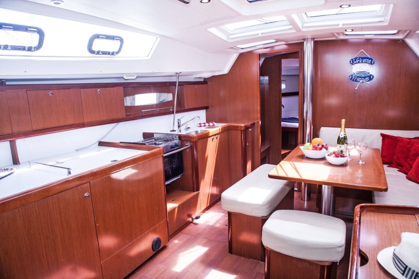 Oceanis 46 - Boatscribe.com