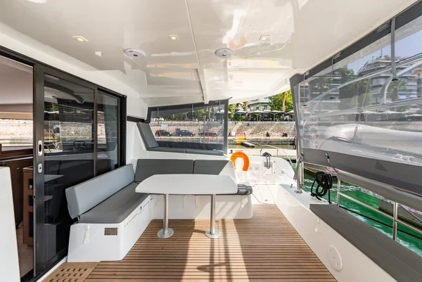 Lagoon 42 - Boatscribe.com