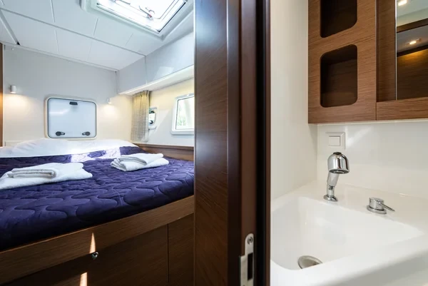 Lagoon 42 - Boatscribe.com