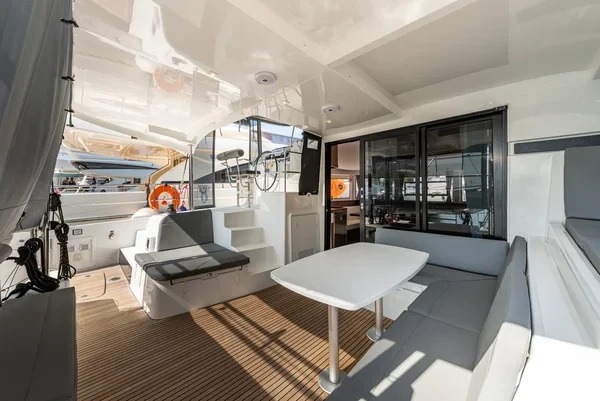 Lagoon 42 - Boatscribe.com