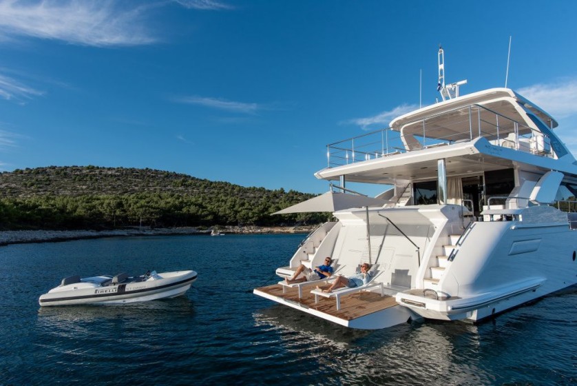 Azimut Grande 27 - Boatscribe.com