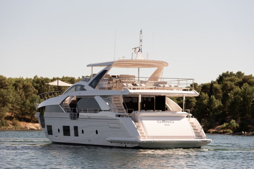 Azimut Grande 27 - Boatscribe.com
