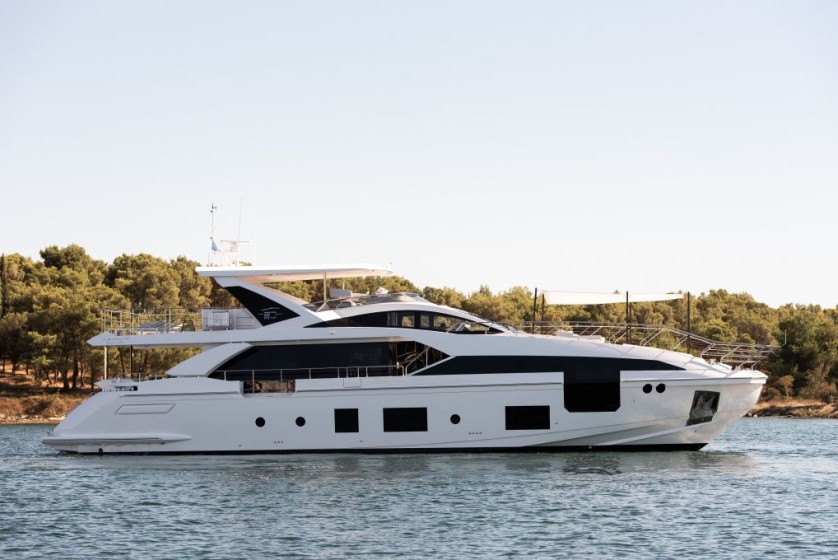 Azimut Grande 27 - Boatscribe.com