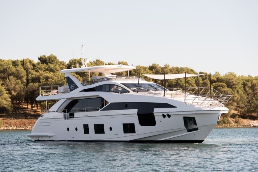 Azimut Grande 27 - Boatscribe.com