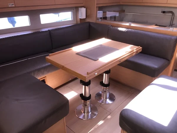 Dufour 530 - Boatscribe.com