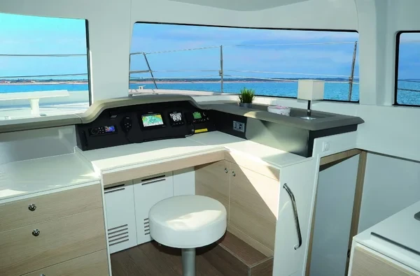 Bali 4.3 - Boatscribe.com