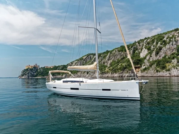 Dufour 412 GL - Boatscribe.com