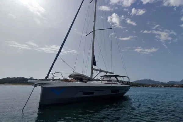 Dufour 470 - Boatscribe.com