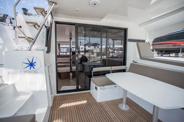 Lagoon 42 - Boatscribe.com