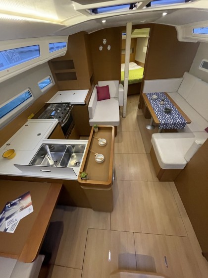 Sun Odyssey 410 - Boatscribe.com