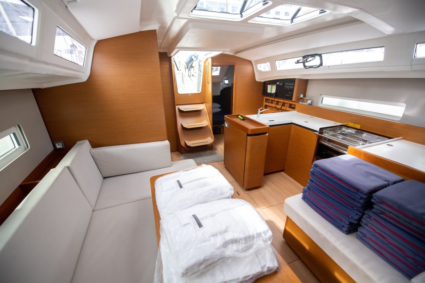 Sun Odyssey 410 - Boatscribe.com