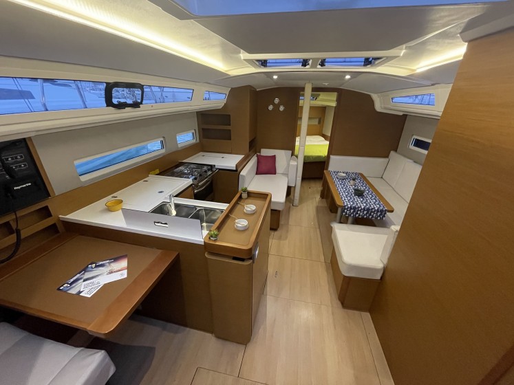 Sun Odyssey 410 - Boatscribe.com