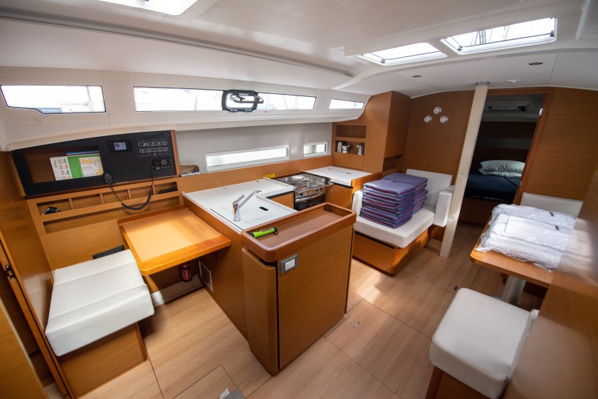 Sun Odyssey 410 - Boatscribe.com