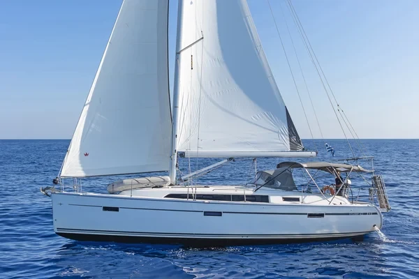Bavaria 41 Cruiser - Boatscribe.com