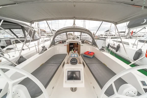 Bavaria 41 Cruiser - Boatscribe.com
