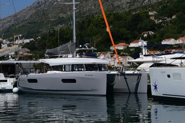 Excess 12 - Boatscribe.com