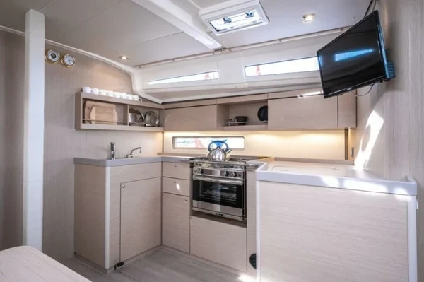 Oceanis 40.1 - Boatscribe.com