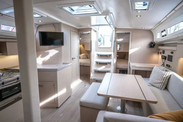Oceanis 40.1 - Boatscribe.com