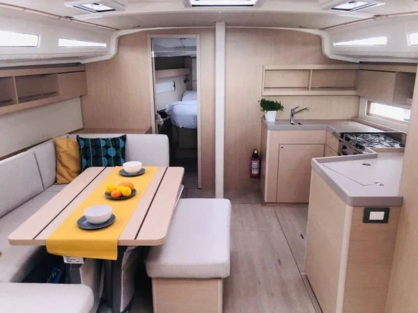 Oceanis 40.1 - Boatscribe.com