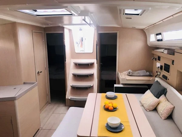 Oceanis 40.1 - Boatscribe.com