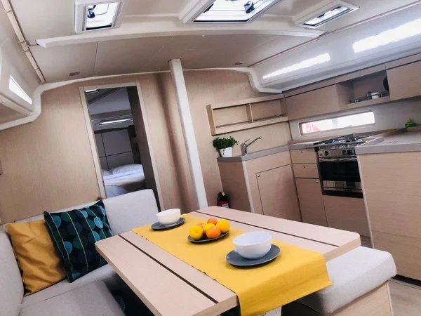 Oceanis 40.1 - Boatscribe.com