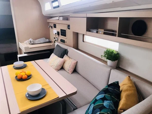 Oceanis 40.1 - Boatscribe.com