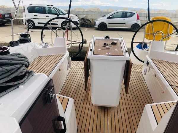 Oceanis 40.1 - Boatscribe.com