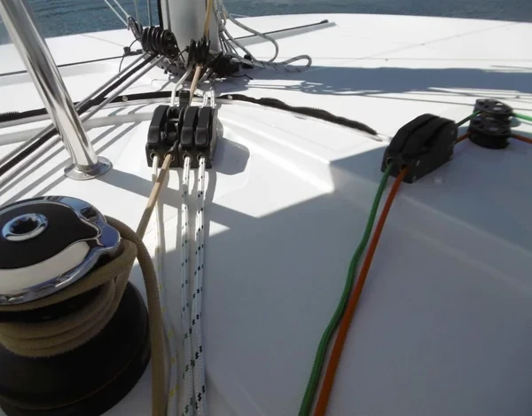 Lagoon 42 - Boatscribe.com