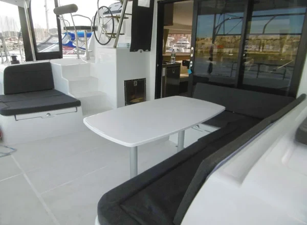 Lagoon 42 - Boatscribe.com
