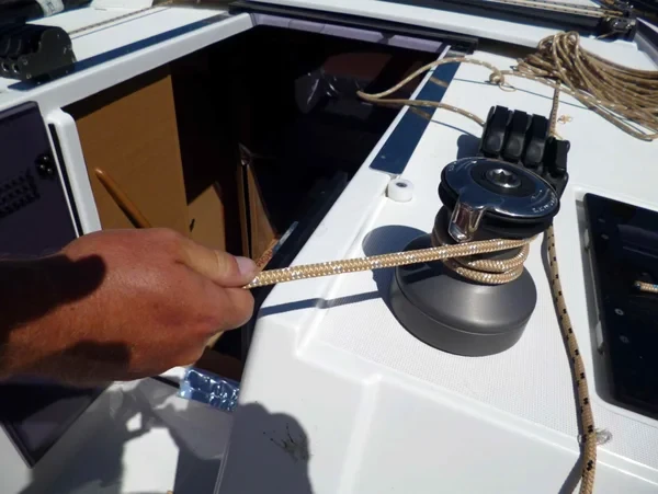 Lagoon 42 - Boatscribe.com