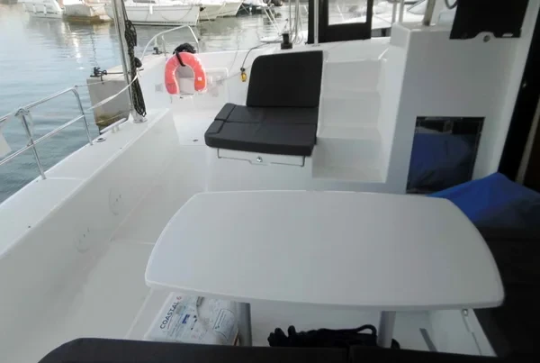 Lagoon 42 - Boatscribe.com