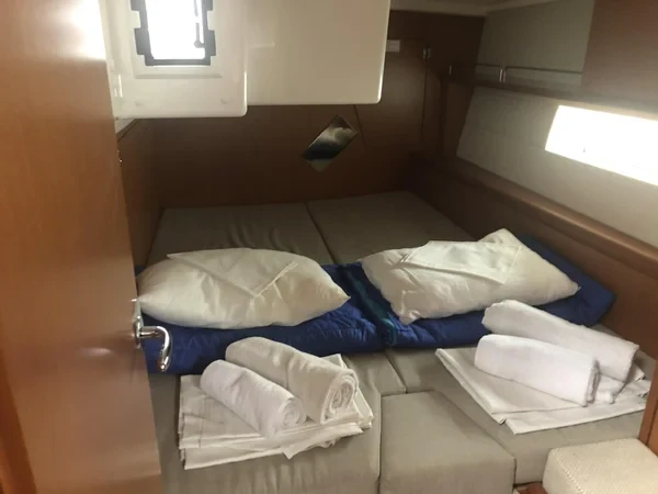 Bavaria C45 Holiday - Boatscribe.com