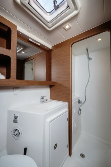 Lagoon 42 - Boatscribe.com