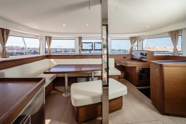 Lagoon 42 - Boatscribe.com