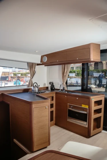 Lagoon 42 - Boatscribe.com