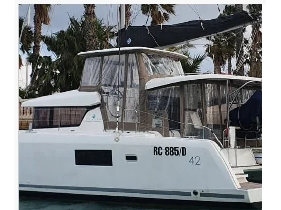 Lagoon 42 - Boatscribe.com